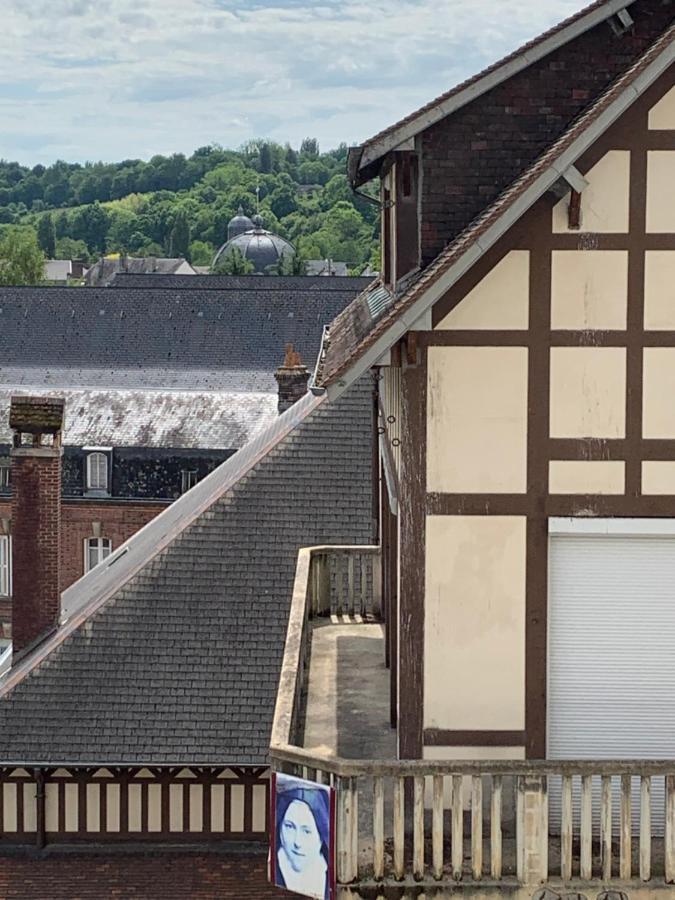 Ferienwohnung Au Coeur De Lisieux 83 M2 Et Vue Sur La Basilique Exterior foto