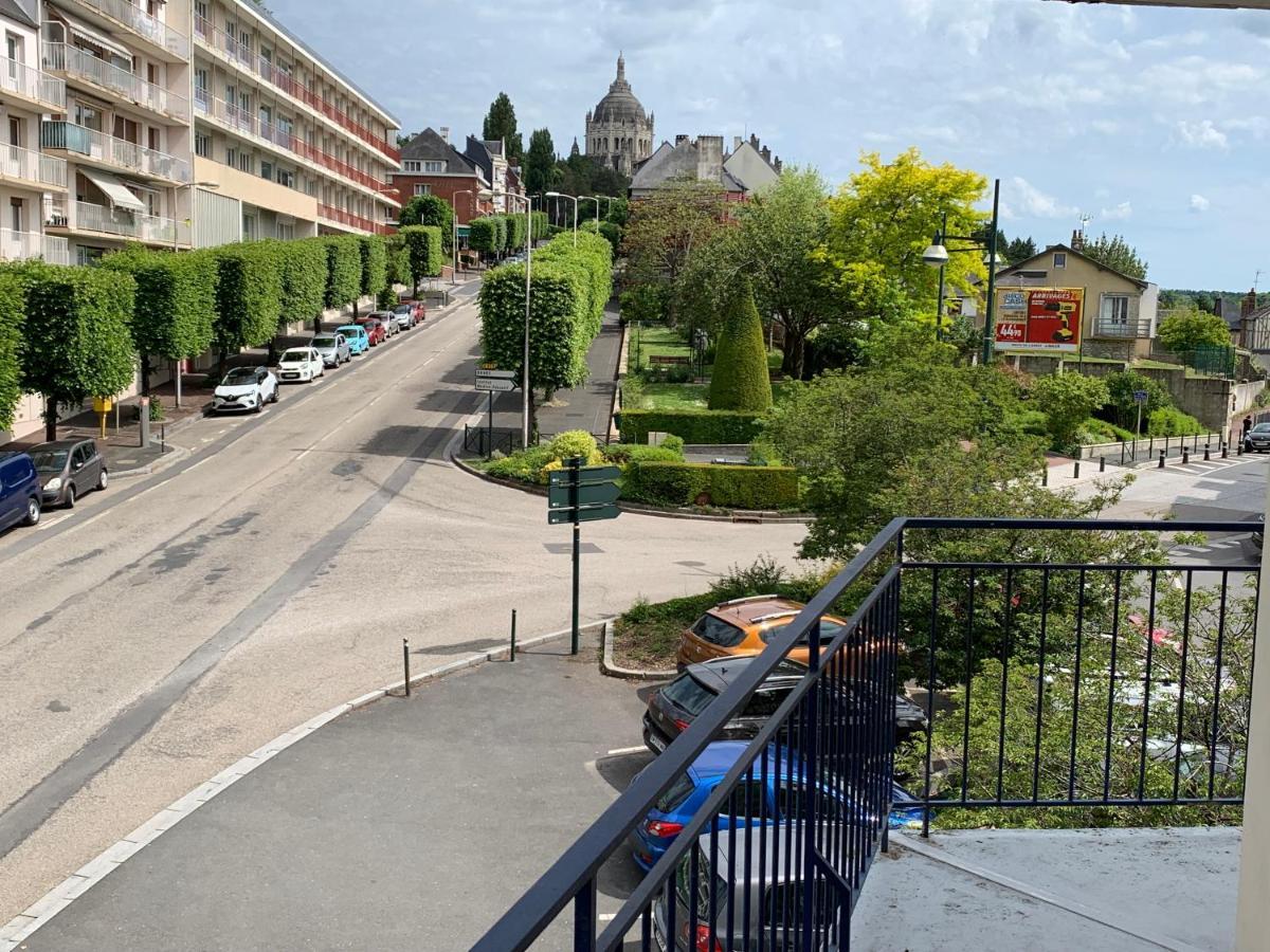 Ferienwohnung Au Coeur De Lisieux 83 M2 Et Vue Sur La Basilique Exterior foto